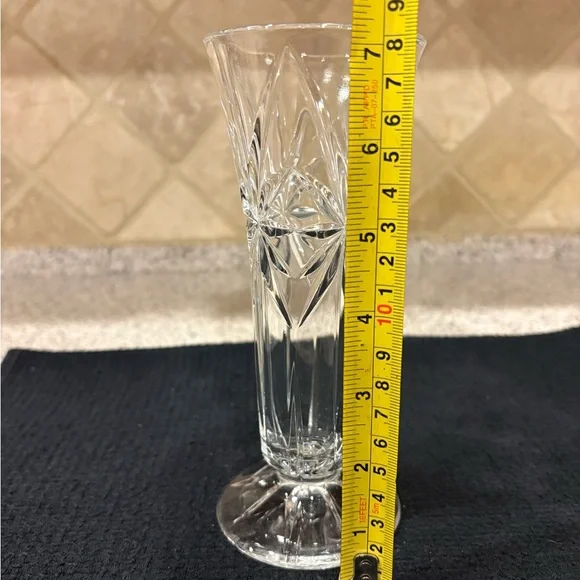 Bud Vase Crystal Starburst Design - Picture 2 of 5
